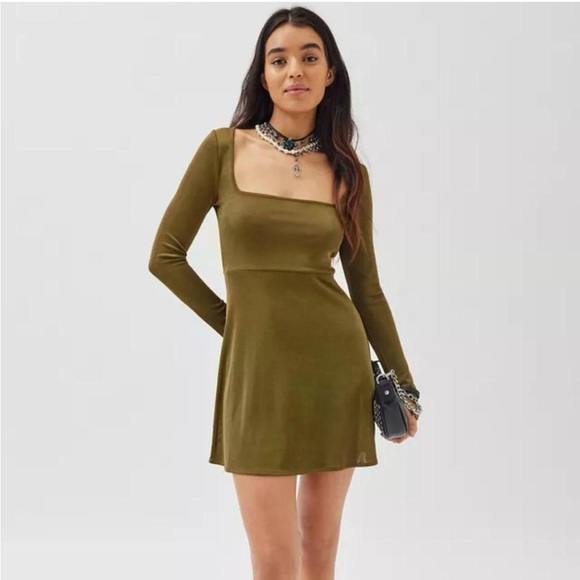 Urban Outfitters green long sleeve square neck slinky lightweight dress size M - Picture 1 of 6